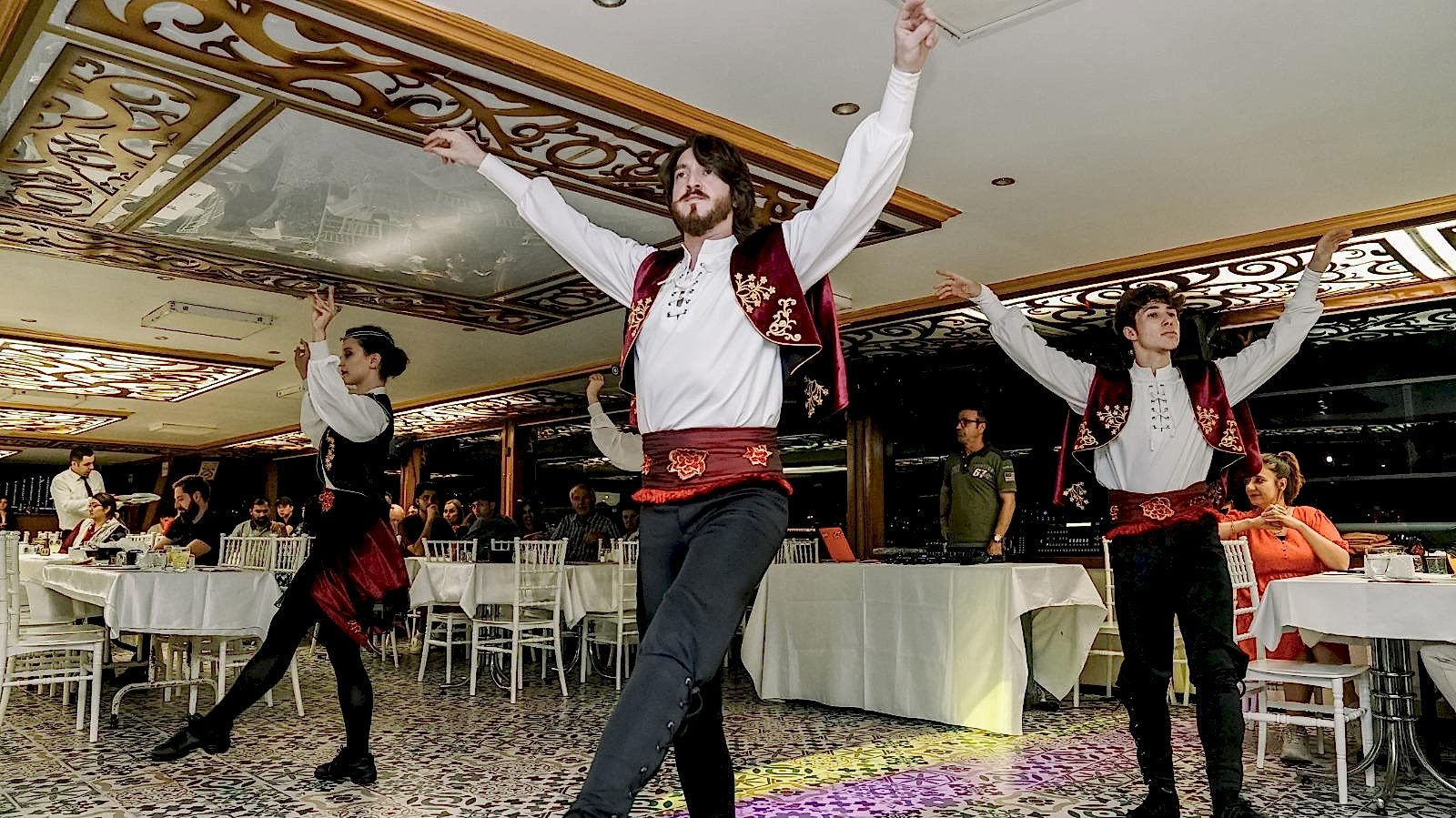 Bosphorus Dinner Cruise - VIP Front of Show Table ( Unlimited Soft Drink + Dinner + Turkish Show + Meeting Point)