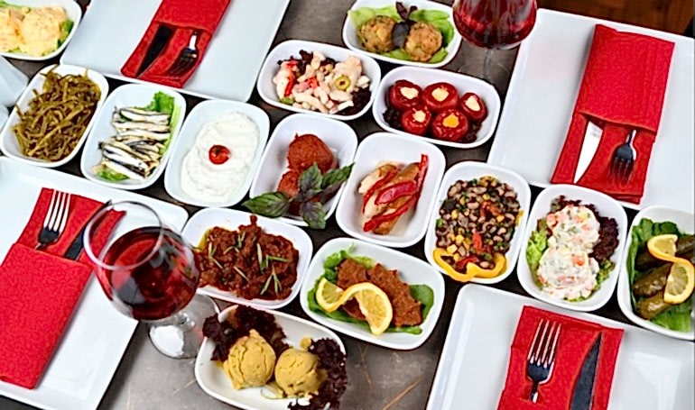 BOSPHORUS DINNER CRUISE & TURKISH NIGHT SHOW (STANDARD TABLE VIP LARGE MENU WITH DRINKS)