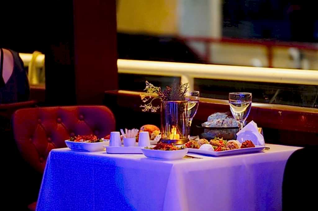 PRIVATE STANDARD TABLE Without Hotel Pick up And With Unlimited Alcohol