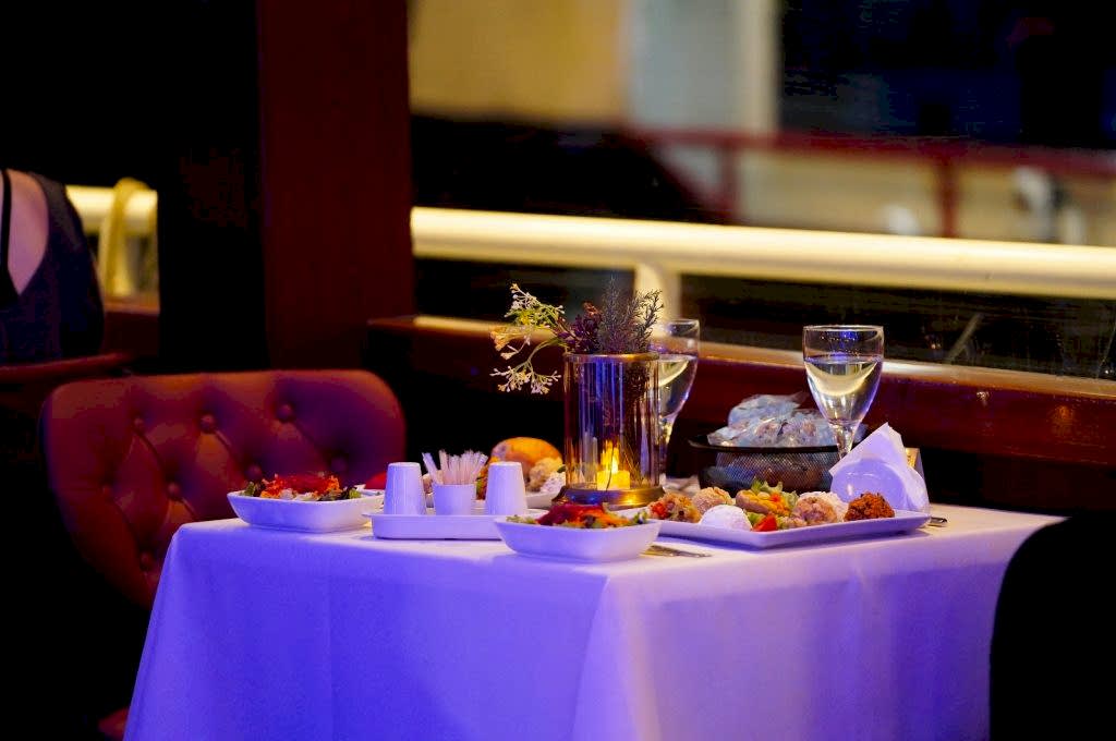 PRIVATE VIP TABLE BY THE WINDOW SIDE WITHOUT PICKUP AND WITH ALCOHOL