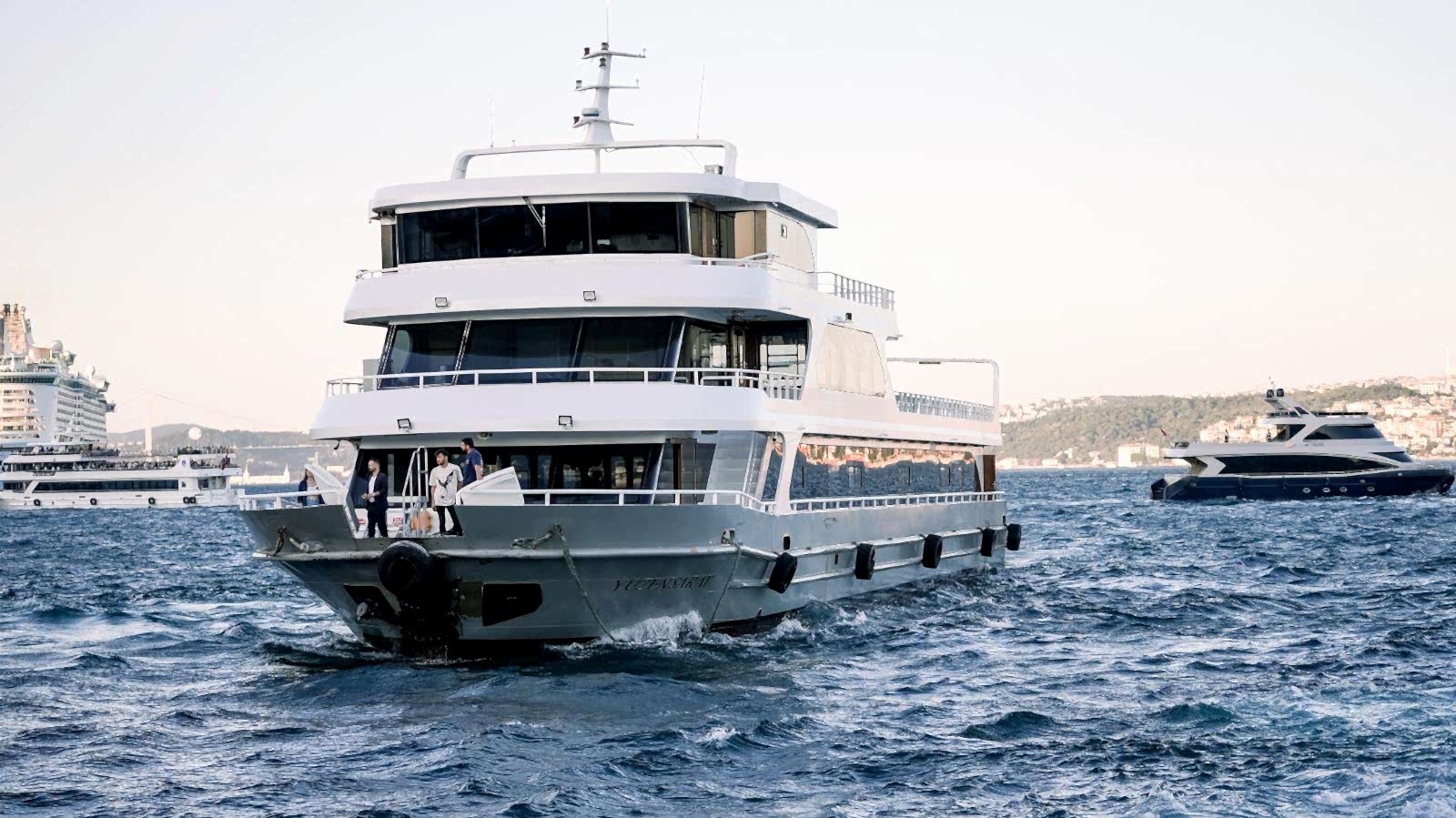 Bosphorus Dinner Cruise - ( Unlimited Non Alcoholic Drinks + Dinner + Turkish Shows + Meeting Point)- Private Close to Show Table